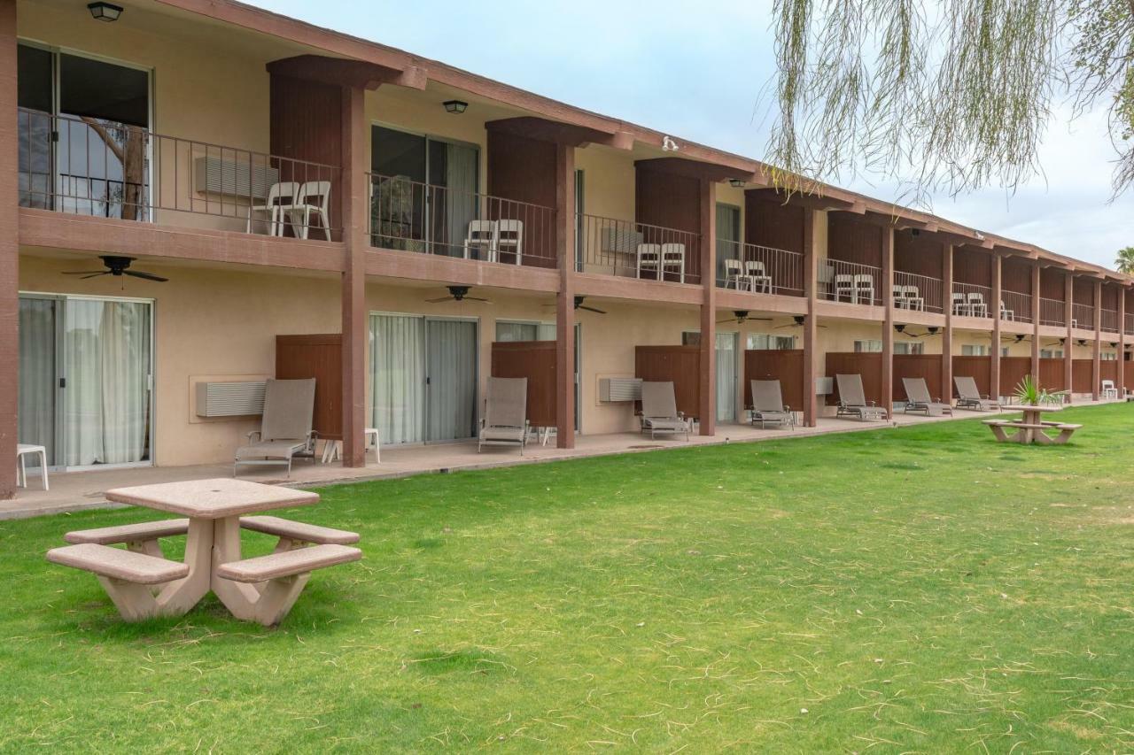 Ramada By Wyndham Holtville Esterno foto