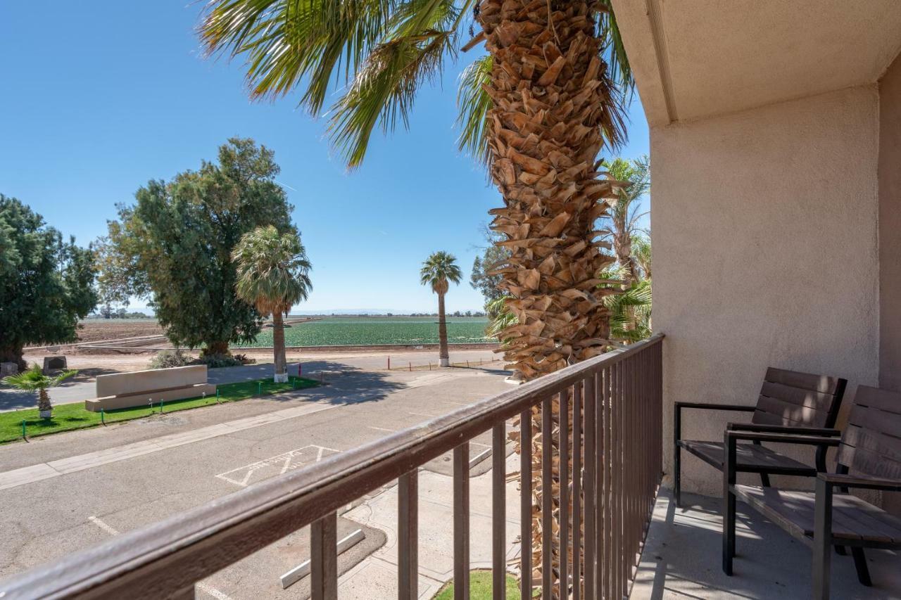 Ramada By Wyndham Holtville Esterno foto